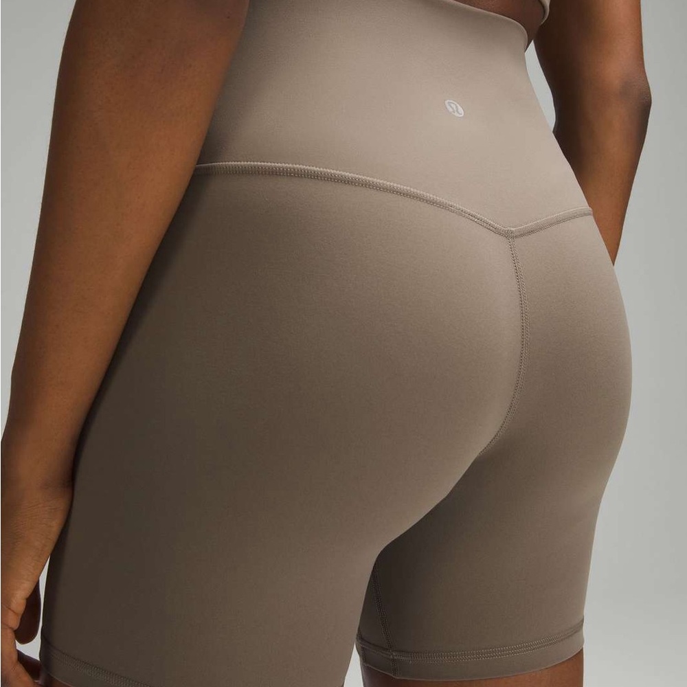 lululemon high rise align short 6” size 4
